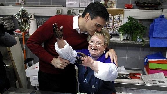 PSOE y Ciudadanos buscan desbloquear la negociación con la presión social