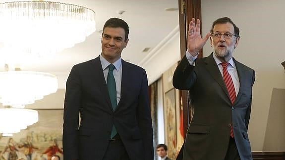 Sáenz de Santamaría pide serenidad antes de que Rajoy llame a Sánchez