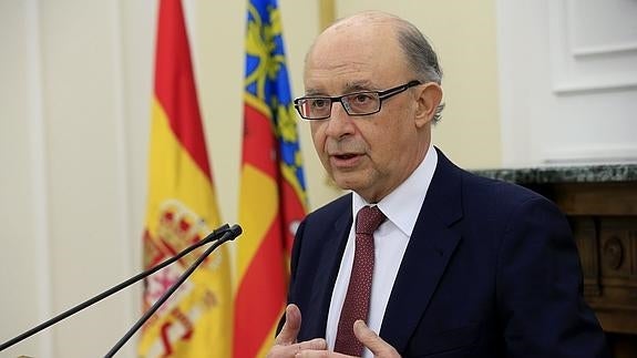 Montoro convoca el viernes a las autonomías para abordar el déficit