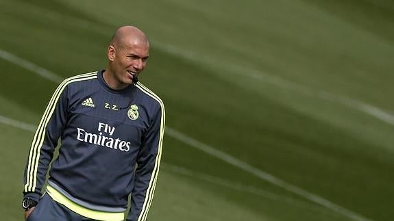 Zidane: «No hablo del Barça; no me gusta que un equipo lo pase mal»
