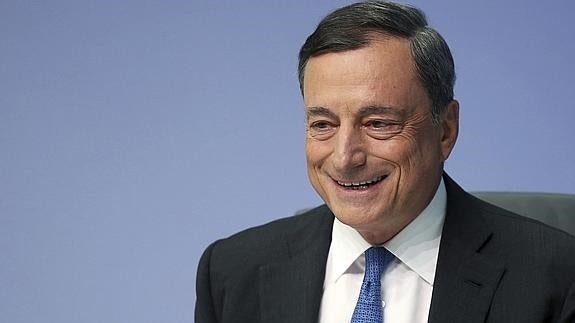 Draghi, satisfecho con los estímulos, descarta el 'helicóptero' de dinero