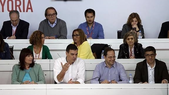 Sánchez pide al PSOE «unidad» al menos hasta el 26 de junio