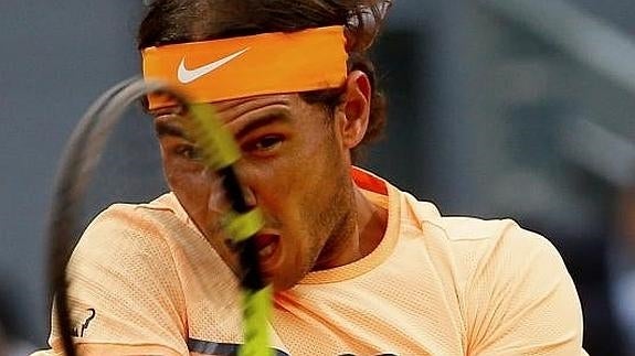 Nadal espabila a tiempo