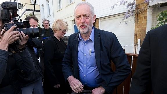 El laborismo de Corbyn supera su primera prueba electoral