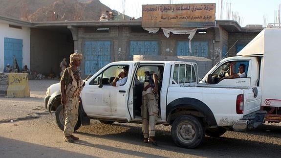 Al menos 31 muertos en un atentado suicida contra una comisaría en Yemen