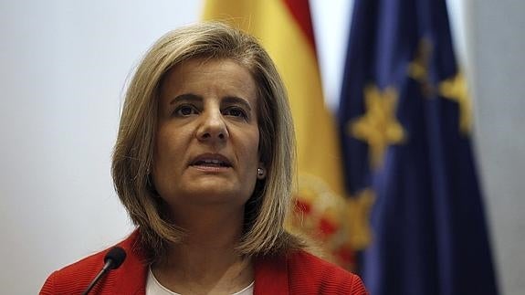 Bronca en el Parlamento andaluz por el «plantón» de Báñez a la comisión de investigación