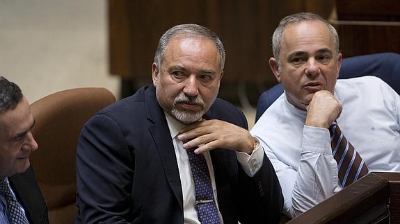 El ultranacionalista Lieberman, investido ministro de Defensa de Israel