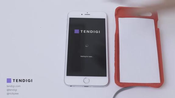 Crean una funda que arranca Android en un iPhone