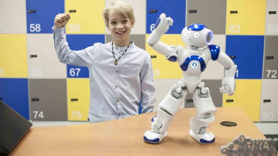 High Tech, el robot solar doméstico creado por niños
