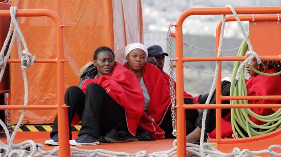 Rescatados más de 3.300 inmigrantes en el Mediterráneo durante el fin de semana