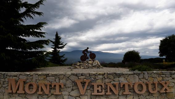 Anulan los 6 últimos kilómetros de la subida al Ventoux por el viento