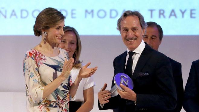 Roberto Torretta y María Ke Fisherman, galardonados en los III Premios Nacionales de la Moda