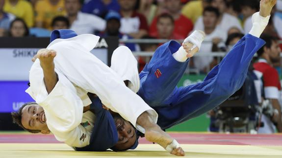 Sugoi Uriarte cae en el primer combate