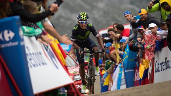 Nairo Quintana manda en la Vuelta