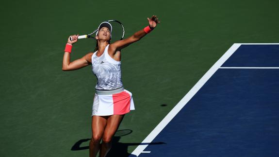 Garbiñe sufre ante Elise Mertens en su estreno