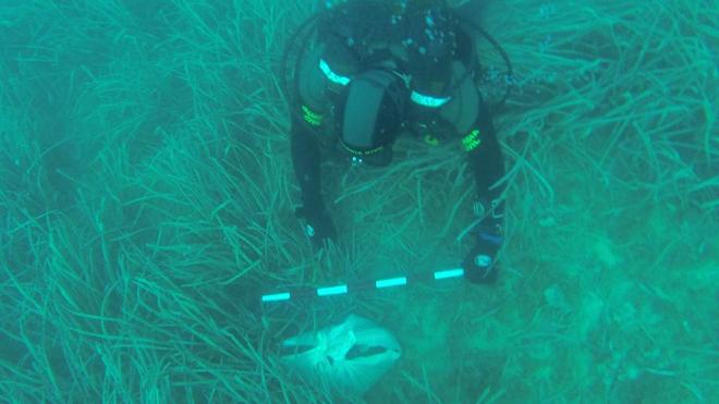 Hallan una nueva sábana con restos humanos y objetos en aguas de Calpe