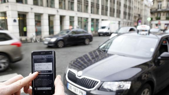 Uber verificará la identidad de los conductores con un selfi