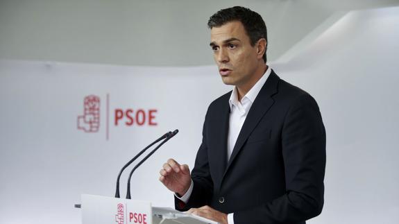 Pedro Sánchez, el vasallo que desafió a los barones