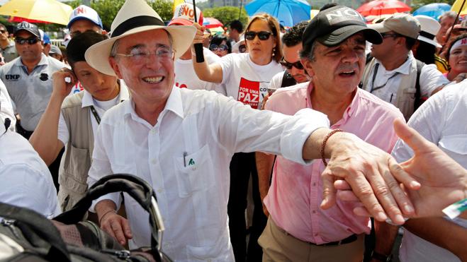 Uribe pide un «gran pacto nacional» tras el triunfo del 'no'