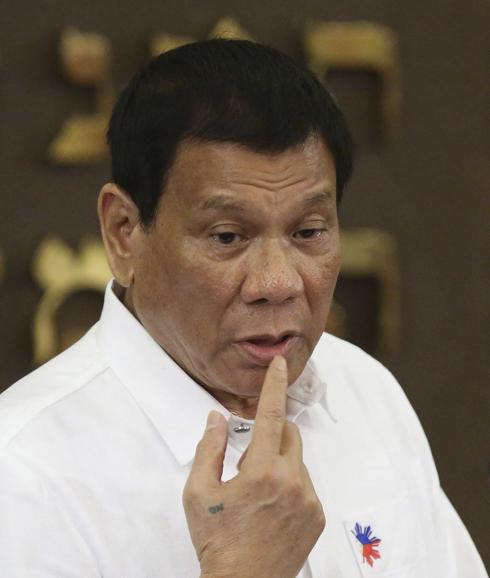 Duterte manda «al infierno» a Obama por negarle la venta de armas