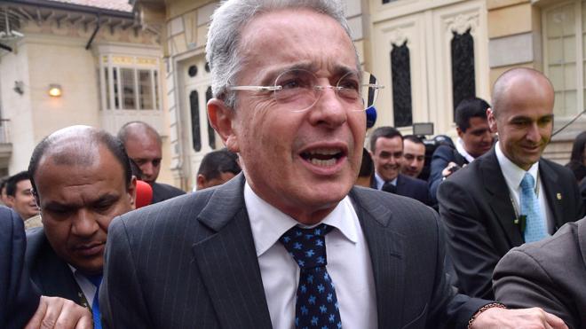 Uribe prefiere «paz para todos» en Colombia antes que un «acuerdo débil»