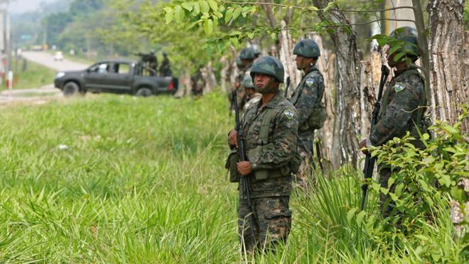 Detienen a 12 militares en Guatemala por asesinar a golpes a un joven