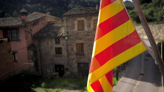 La alcaldesa de Badalona amenaza con desobedecer al juez por el 12 de octubre