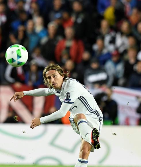 Luka Modric renueva con el Real Madrid hasta 2020