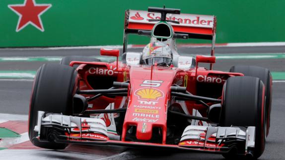 Un Vettel desquiciado pide paso