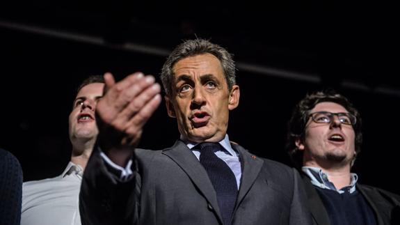 Sarkozy rechaza sustituir el cerdo en los menús escolares y propone una «doble ración de patatas»