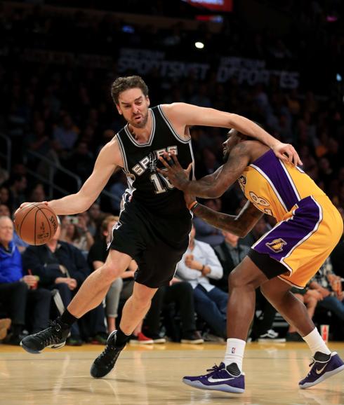 Pau Gasol brilla en la victoria de los Spurs ante los Lakers