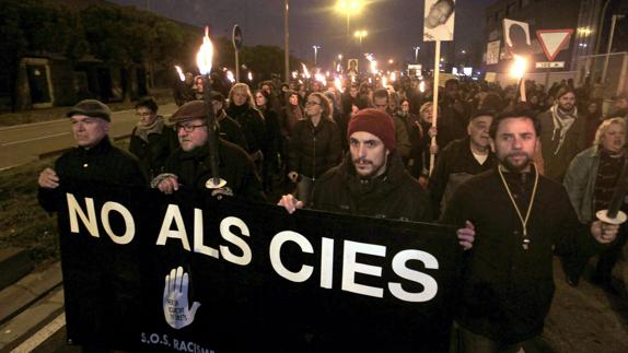 La Fiscalía archiva la investigación sobre el CIE de Barcelona porque la Policía no se extralimitó