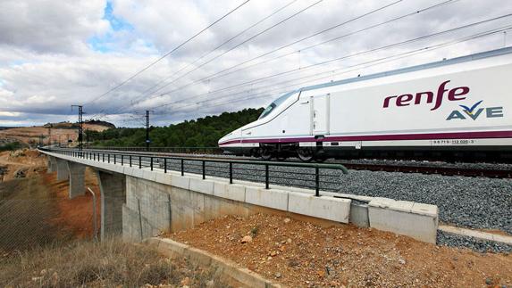 Talgo gana el 'macropedido' de trenes AVE