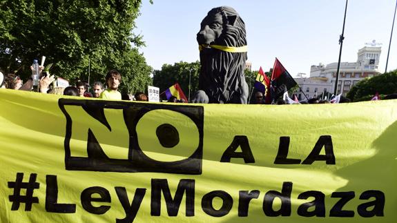 El Congreso reclama la derogación de la 'ley mordaza'