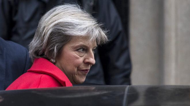 May amenaza con cesar a los ministros que filtren información sobre el Brexit