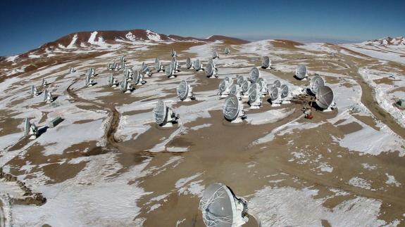 El radiotelescopio ALMA ya puede detectar agua en el universo