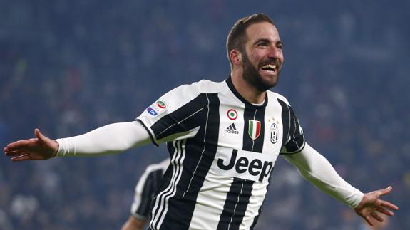 Higuaín considera que Ronaldo es el mejor delantero de la historia