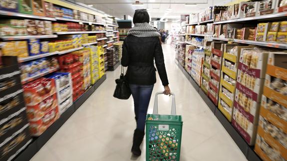La confianza del consumidor cierra 2016 en máximos anuales