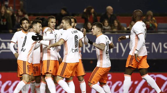 Osasuna y Valencia empatan en un partido con tres remontadas locales