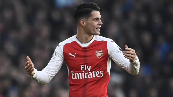 La Policía británica interroga a Xhaka por proferir insultos racistas