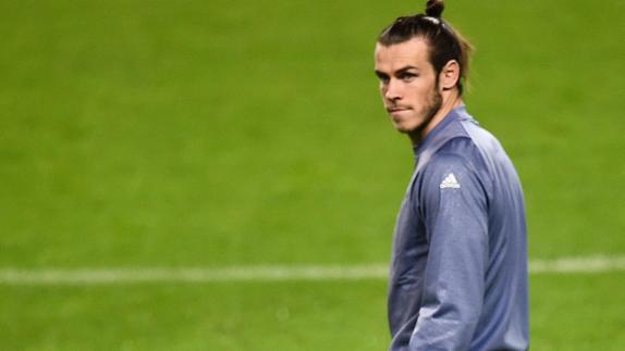 Bale ya corre sobre el césped y pone la vista en el Nápoles