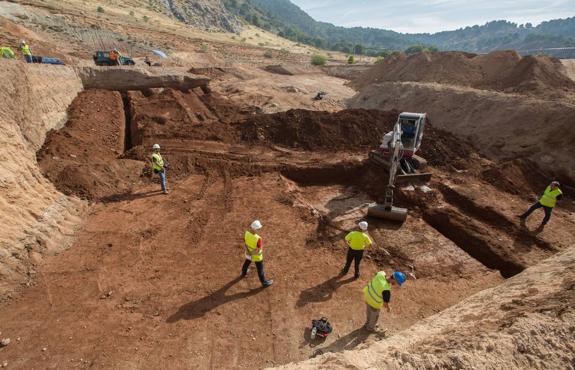 Los arqueólogos concluyen que Federico García Lorca podría haber sido exhumado