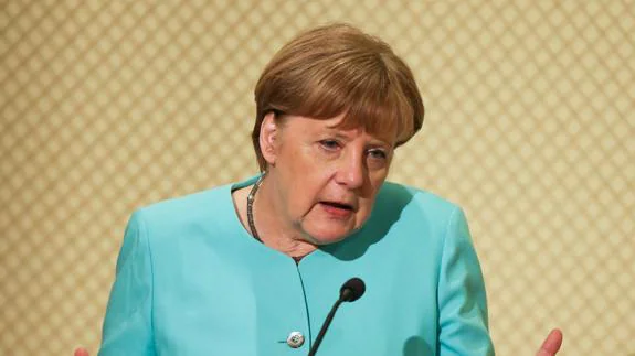 Merkel aventaja ligeramente a Schulz, según las últimas encuestas