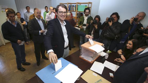 Fernández Mañueco gana las primarias del PP en Castilla y León