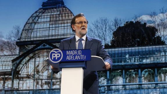 Rajoy acusa a la oposición de «romper las reglas del juego» y desprestigiar a España