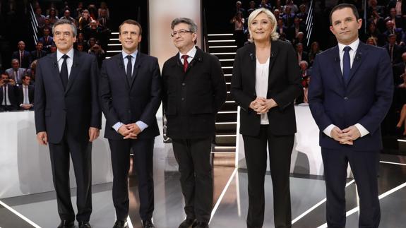 Le Pen, blanco de los dardos en un acalorado primer debate electoral en Francia