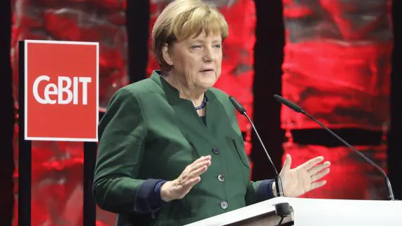 Merkel celebra su «buen arranque» electoral que derrotó los sondeos