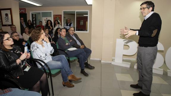 Patxi López advierte de que «da igual quién gane» si después «sale un PSOE dividido»