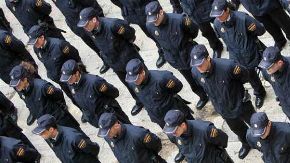 El Gobierno aprueba la mayor oferta de empleo para policías y guardias civiles en nueve años