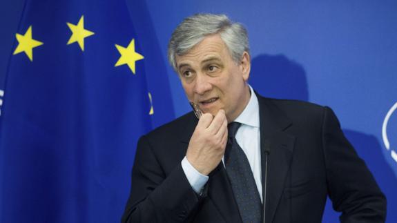 Tajani se reunirá con May el 20 de abril para abordar el 'Brexit'